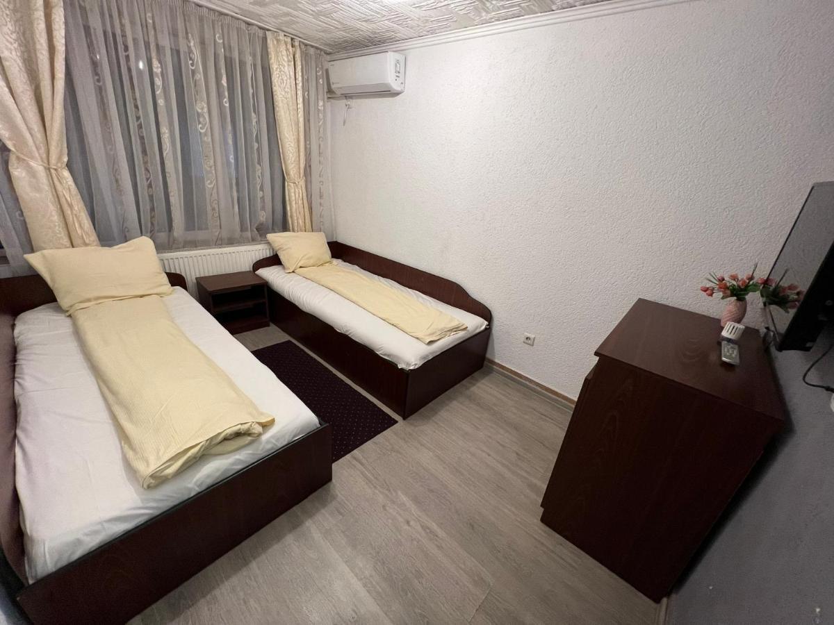 Hotel Vila Delia Gran Varadino Esterno foto